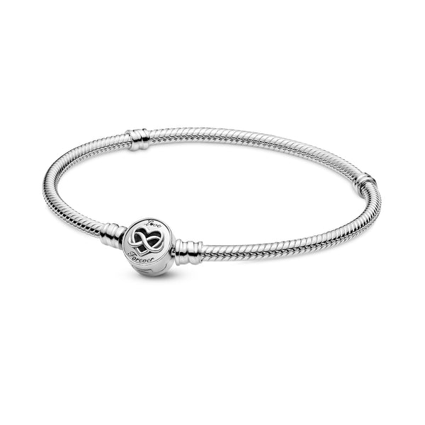 599365c00 Bracciale Pandora Moments con maglia snake e chiusura con cuore e simbolo dell'infinito